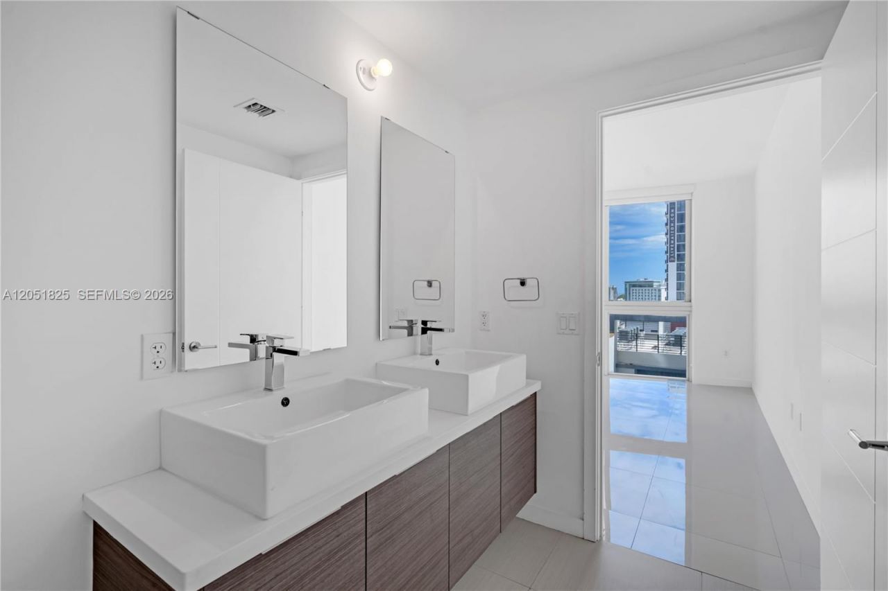 1010 SW 2nd Ave , Unit 1003, Miami, FL 33130 Photo