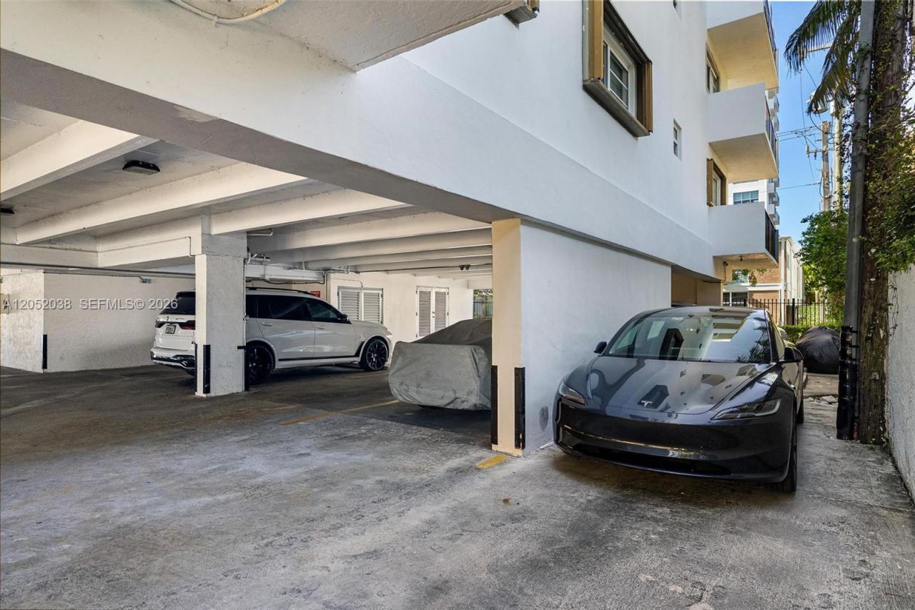 1900 Meridian Ave , Unit 204, Miami Beach, FL 33139 Photo