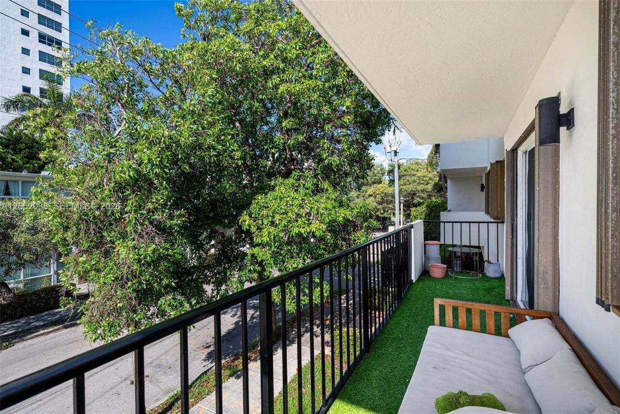 1900 Meridian Ave , Unit 204, Miami Beach, FL 33139 Photo