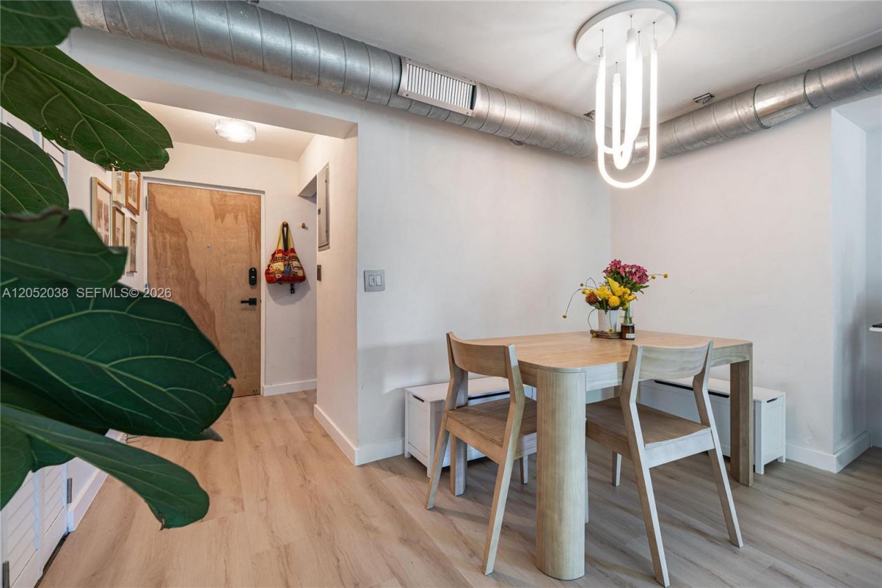 1900 Meridian Ave , Unit 204, Miami Beach, FL 33139 Photo