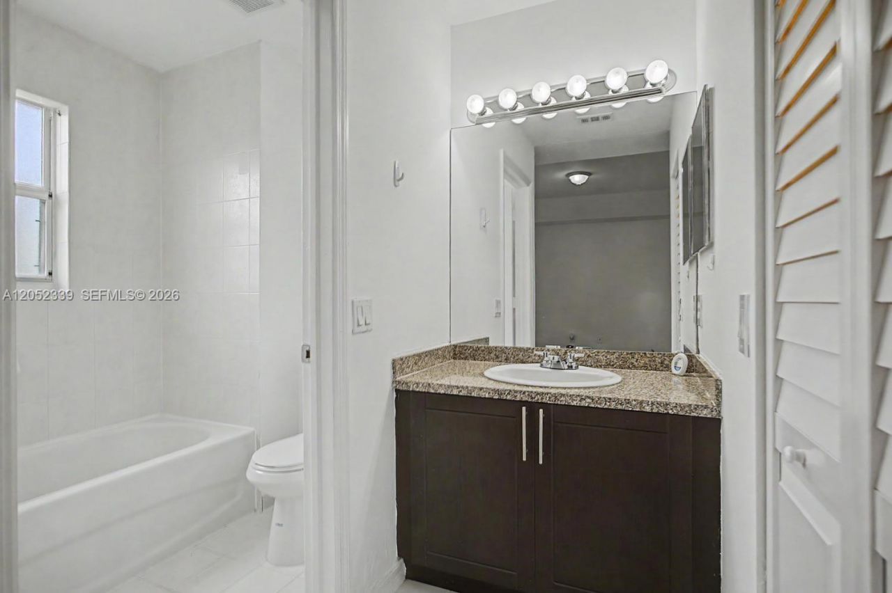 1668 SE 30th St , Unit 1, Homestead, FL 33035 Photo