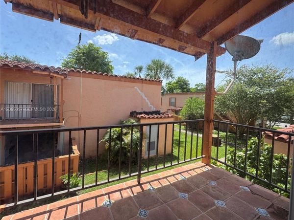 7208 Fairway Dr , Unit I14, Miami Lakes, FL 33014