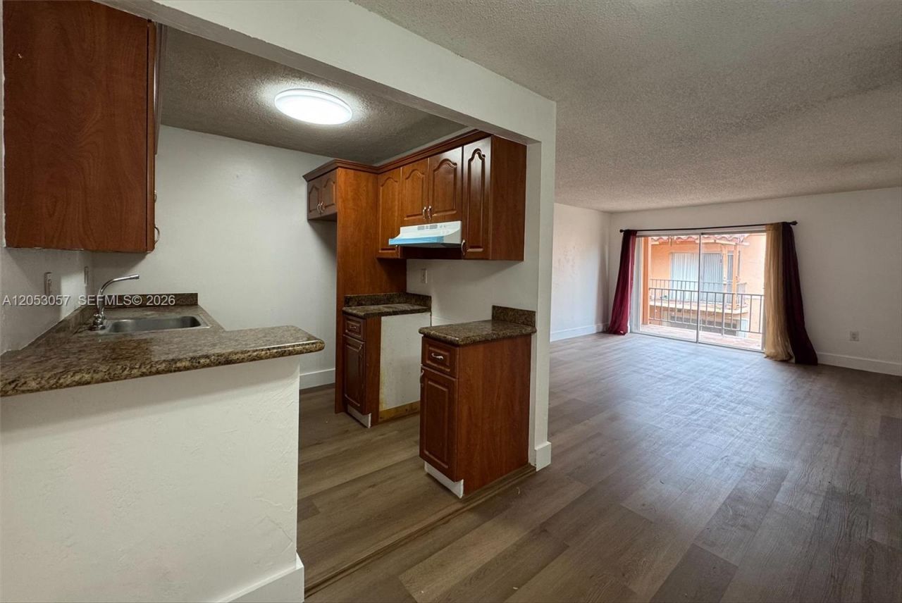 7208 Fairway Dr, Unit I14, Miami Lakes, FL 33014 Photo