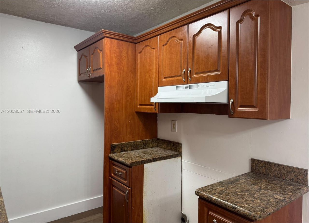7208 Fairway Dr, Unit I14, Miami Lakes, FL 33014 Photo