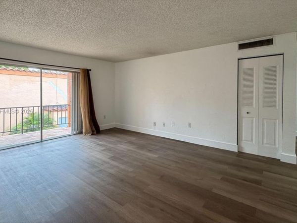 7208 Fairway Dr, Unit I14, Miami Lakes, FL 33014
