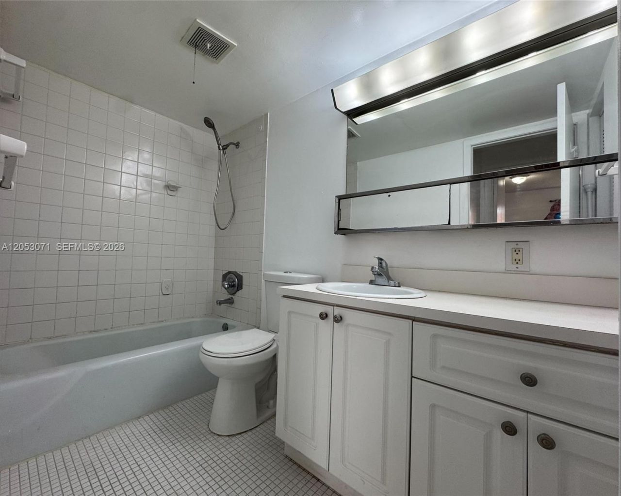 7208 Fairway Dr, Unit I14, Miami Lakes, FL 33014 Photo