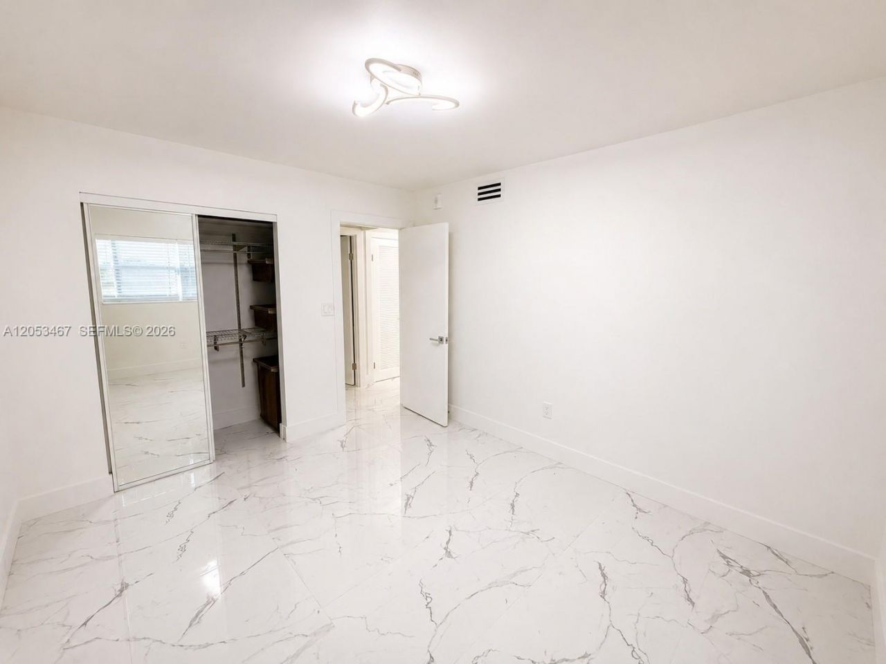 1750 NE 191st St , Unit 605-1, Miami, FL 33179 Photo