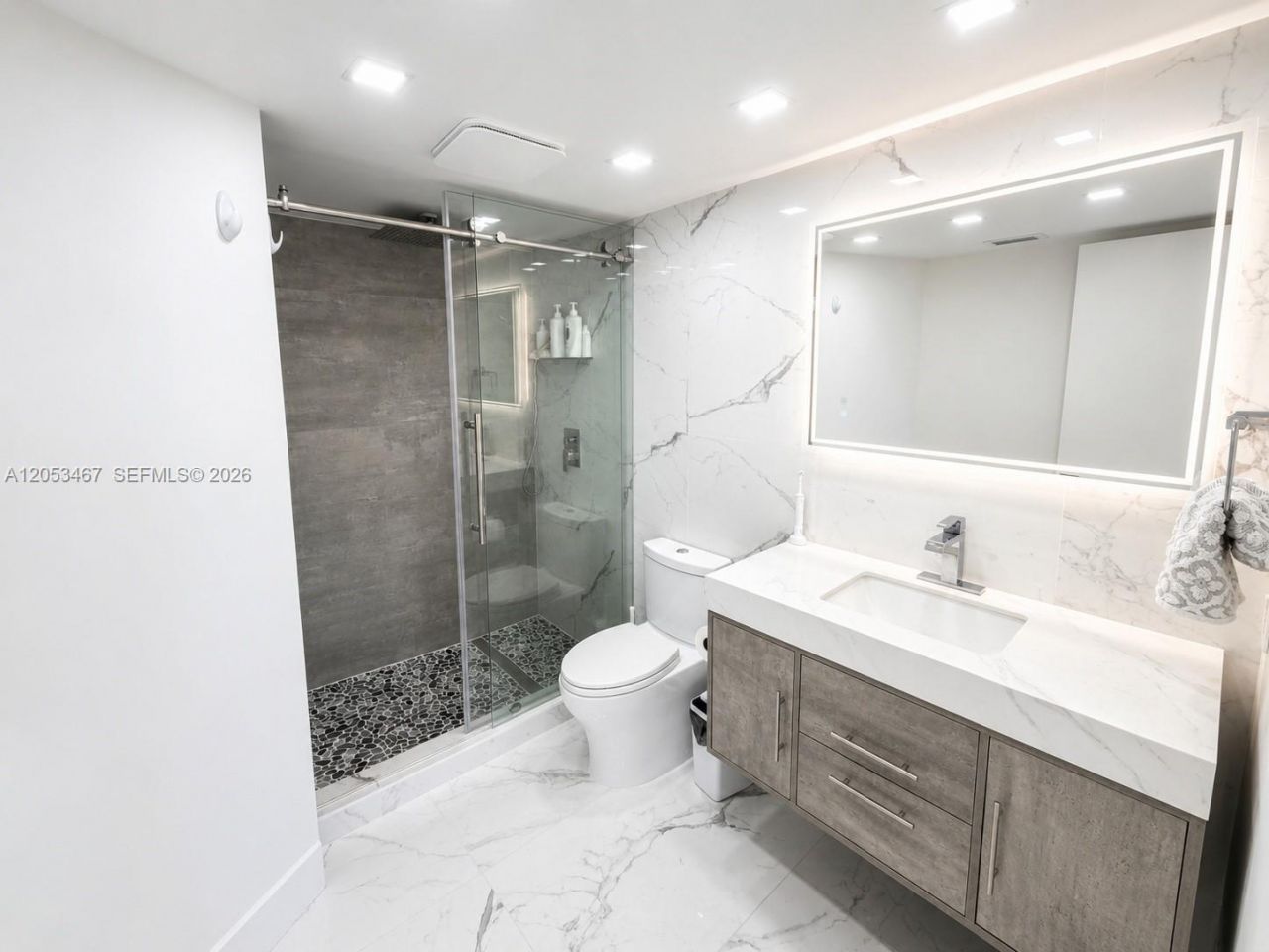 1750 NE 191st St , Unit 605-1, Miami, FL 33179 Photo