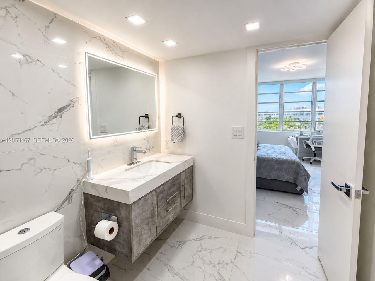 1750 NE 191st St , Unit 605-1, Miami, FL 33179 Photo