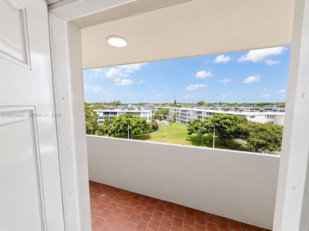 1750 NE 191st St , Unit 605-1, Miami, FL 33179 Photo