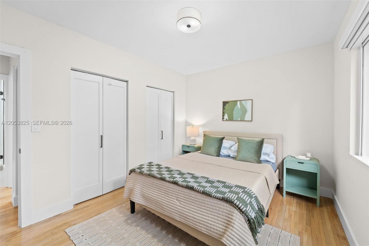 829 Granada Groves Ct , Coral Gables, FL 33134 Photo