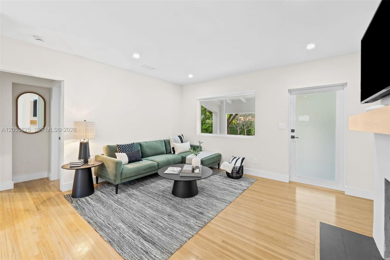 829 Granada Groves Ct , Coral Gables, FL 33134 Photo