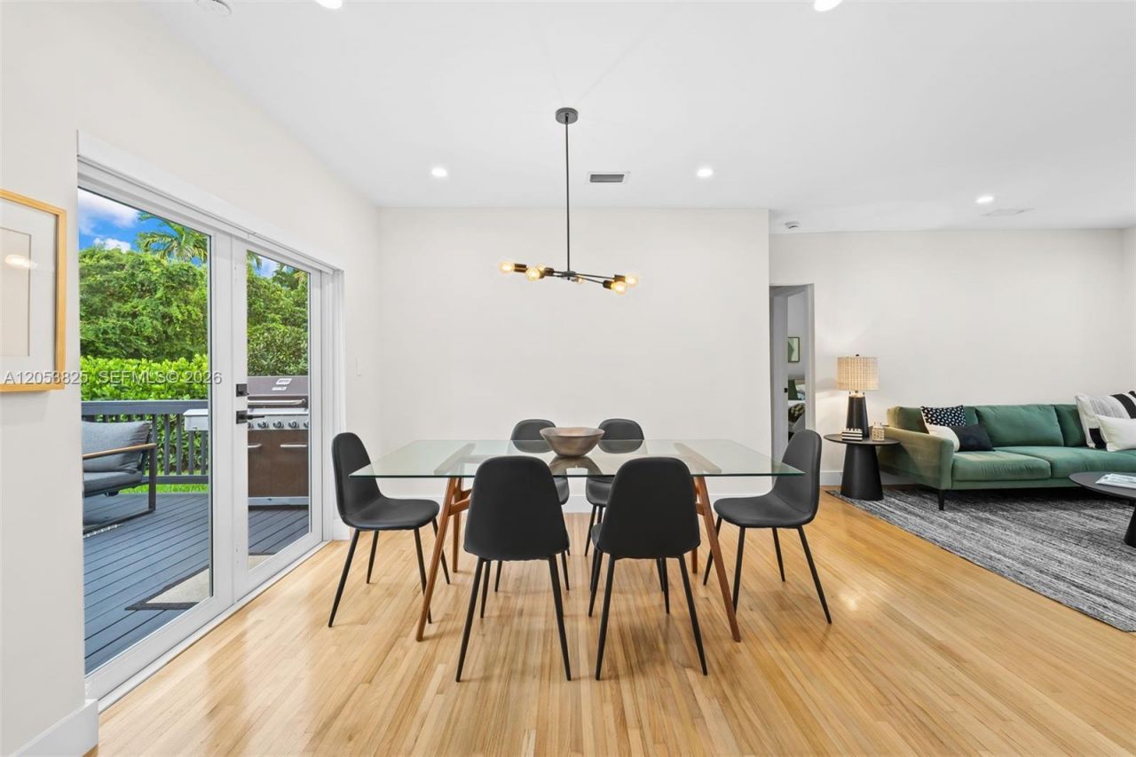 829 Granada Groves Ct , Coral Gables, FL 33134 Photo