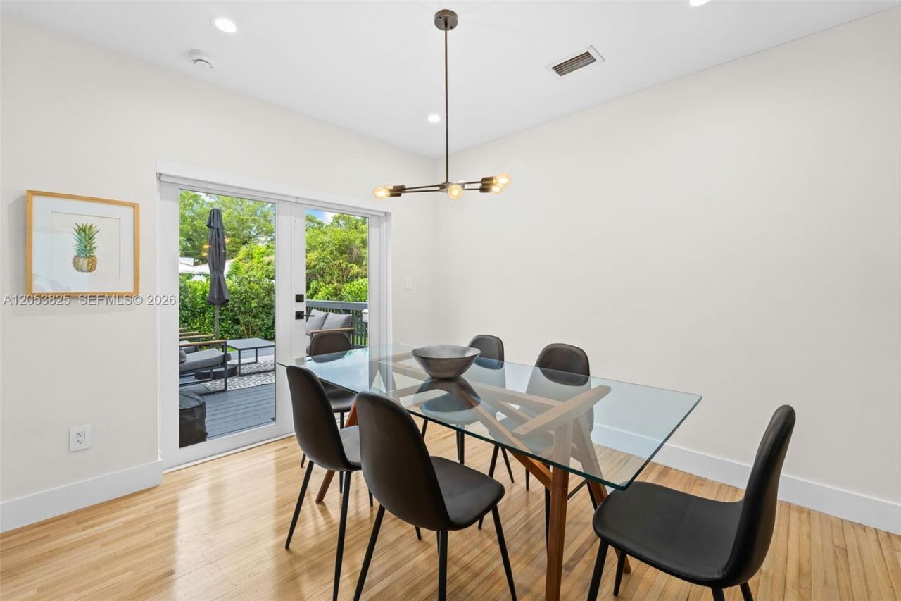829 Granada Groves Ct , Coral Gables, FL 33134 Photo