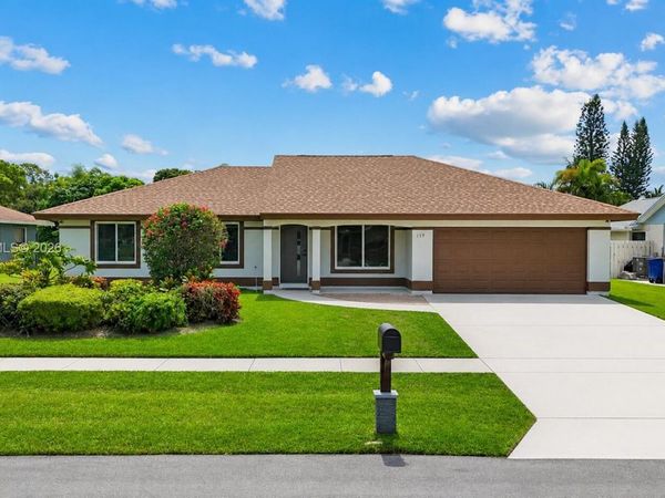 139 Galiano St , Royal Palm Beach, FL 33411