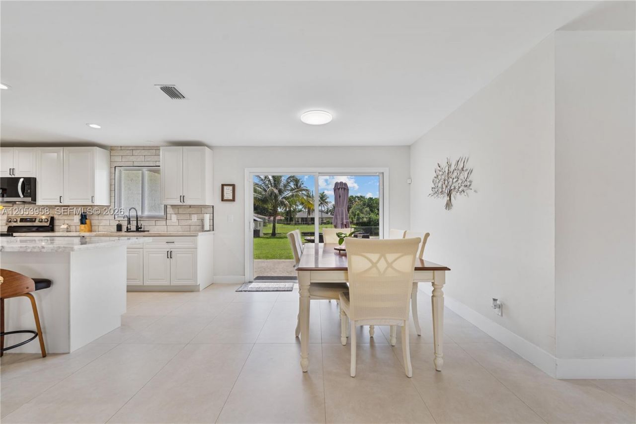 139 Galiano St , Royal Palm Beach, FL 33411 Photo