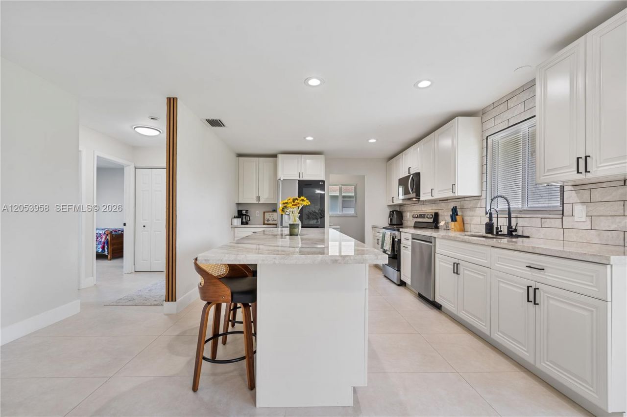 139 Galiano St , Royal Palm Beach, FL 33411 Photo