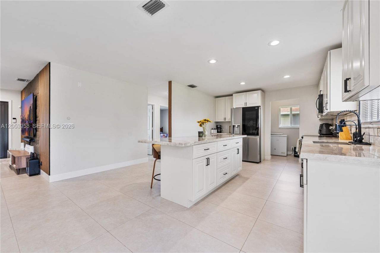 139 Galiano St , Royal Palm Beach, FL 33411 Photo