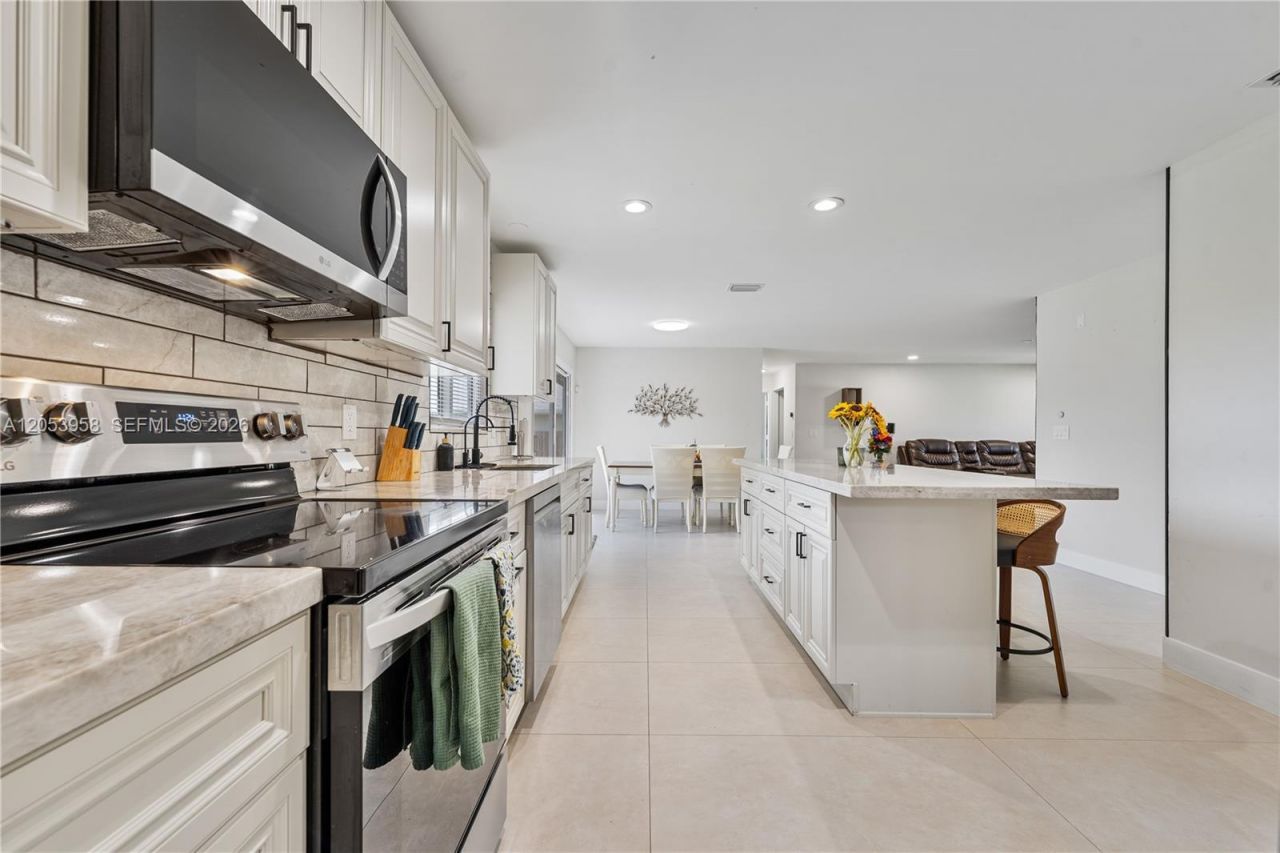 139 Galiano St , Royal Palm Beach, FL 33411 Photo