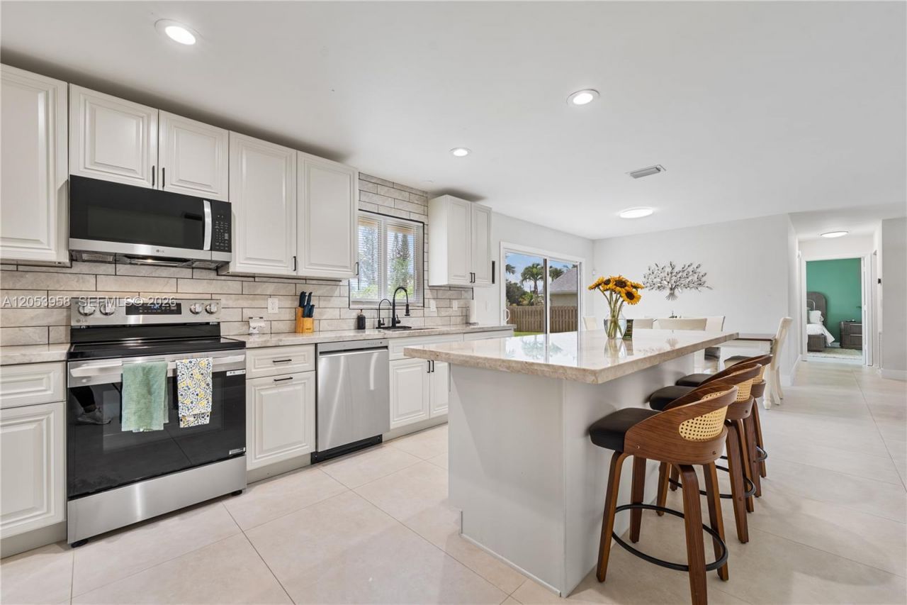 139 Galiano St , Royal Palm Beach, FL 33411 Photo