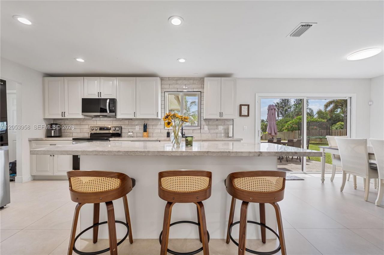 139 Galiano St , Royal Palm Beach, FL 33411 Photo