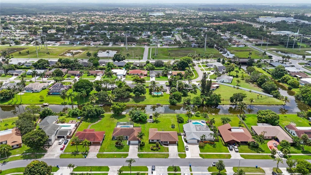 139 Galiano St , Royal Palm Beach, FL 33411 Photo