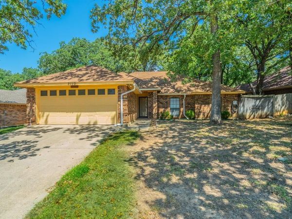 2119 Turf Club Drive, Arlington, TX 76017