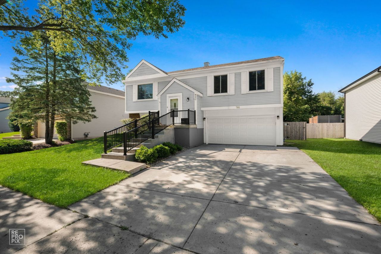 785 W Appletree Lane , Bartlett, IL 60103