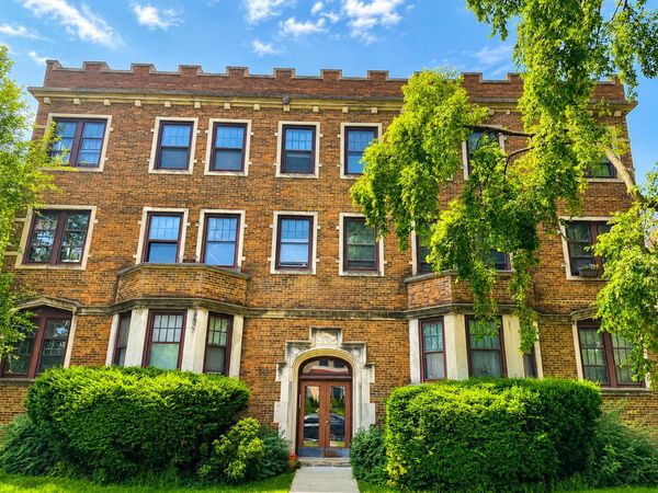 953 E Hyde Park Boulevard, Unit 3, Chicago, IL 60615