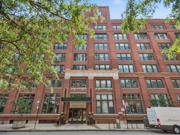 411 W Ontario Street, Unit 322, Chicago, IL 60654