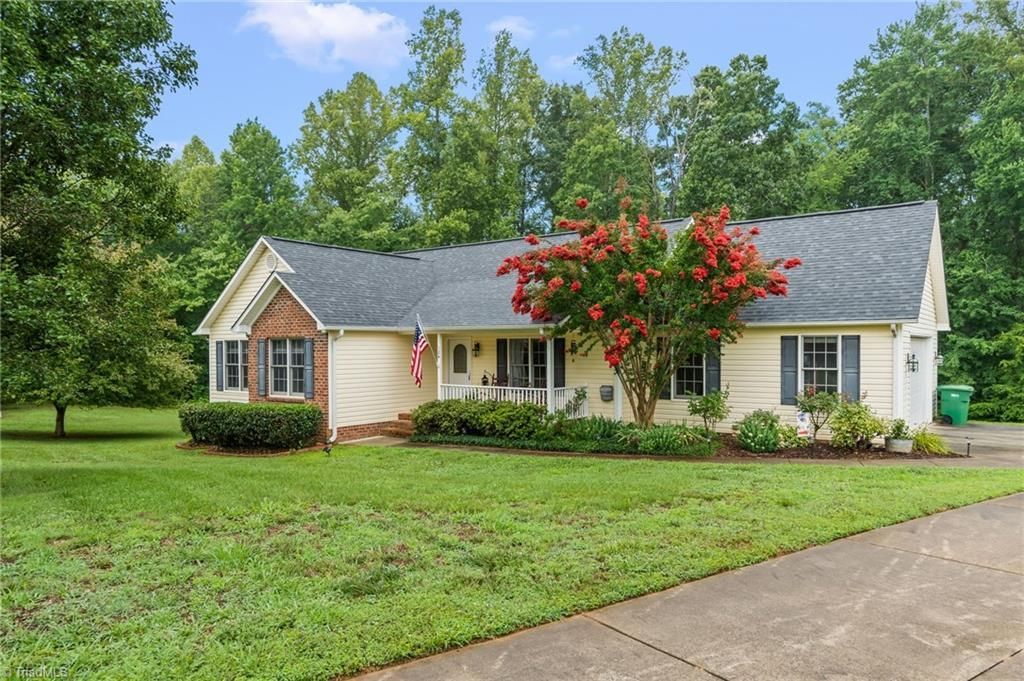 124 Pipsisewa Lane, Stokesdale, NC 27357 Main Photo