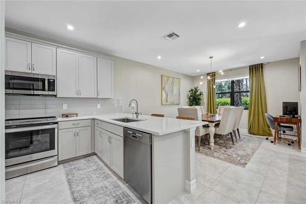 7348 Rockefeller Dr, Naples, FL 34119 Photo