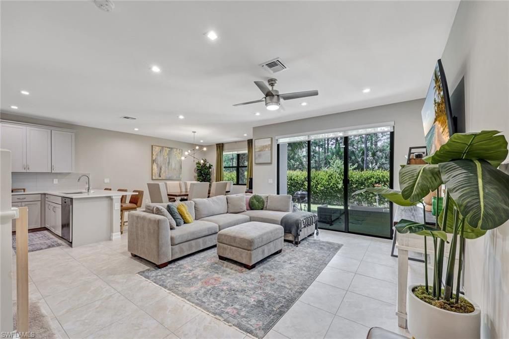 7348 Rockefeller Dr, Naples, FL 34119 Photo