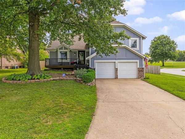 15700 W 146th Terrace, Olathe, KS 66062