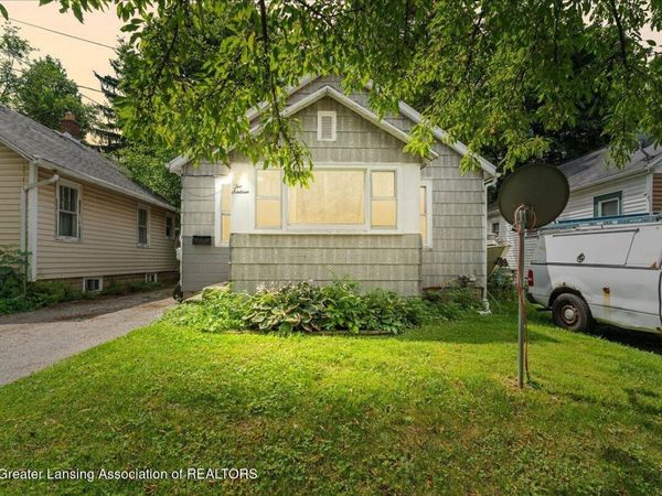 216 Denver Avenue, Lansing, MI 48910