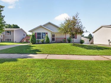 3704 Strathmore Lane SE, Rochester, MN 55904