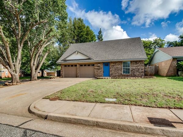 809 Holly Hill Road, Edmond, OK 73003