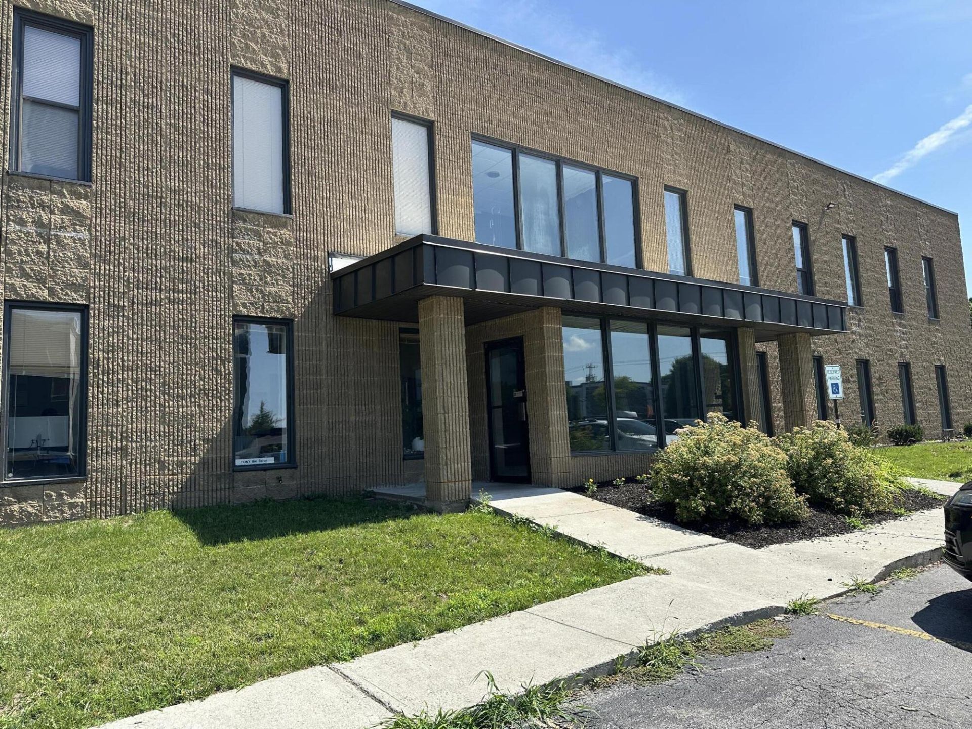 636 Plank Road, Unit 105, Clifton Park, NY 12065 Main Photo
