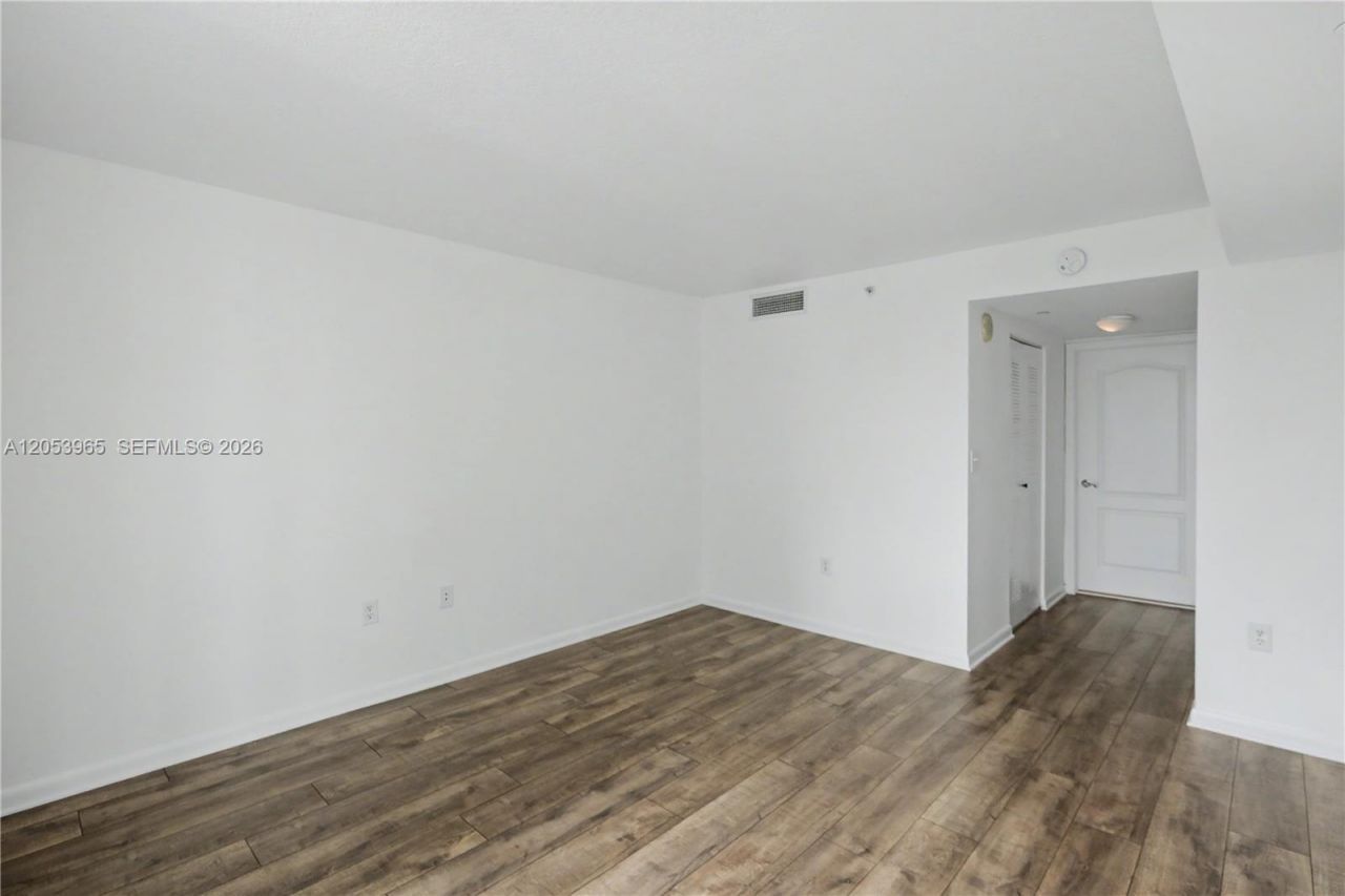 2101 Brickell Ave, Unit 1611, Miami, FL 33129 Photo