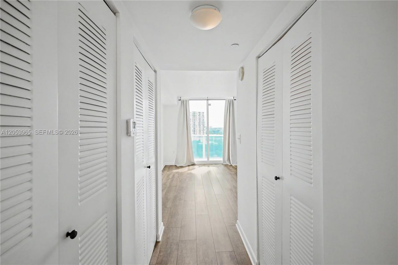 2101 Brickell Ave, Unit 1611, Miami, FL 33129 Photo