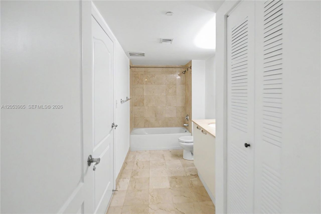2101 Brickell Ave, Unit 1611, Miami, FL 33129 Photo