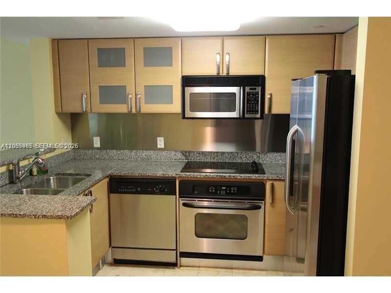 2101 Brickell Ave , Unit 1611, Miami, FL 33129 Photo