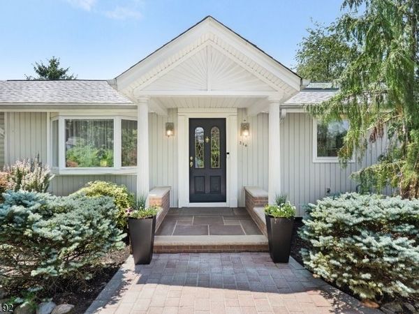 216 Glen Crest Dr, Branchburg, NJ 08853