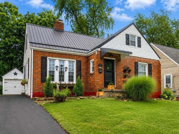 904 Plymouth Ln , Ellwood City, PA 16117