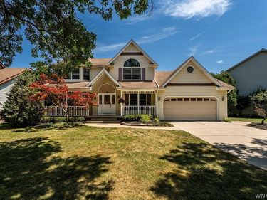 2 Meadow Spring Court, Amherst, NY 14051