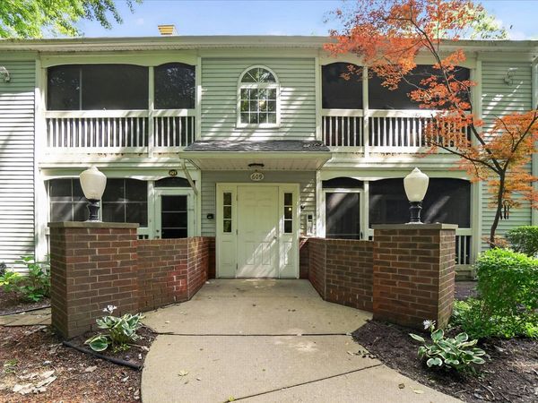 609 Curzon Court, Unit 203, Howell, MI 48843