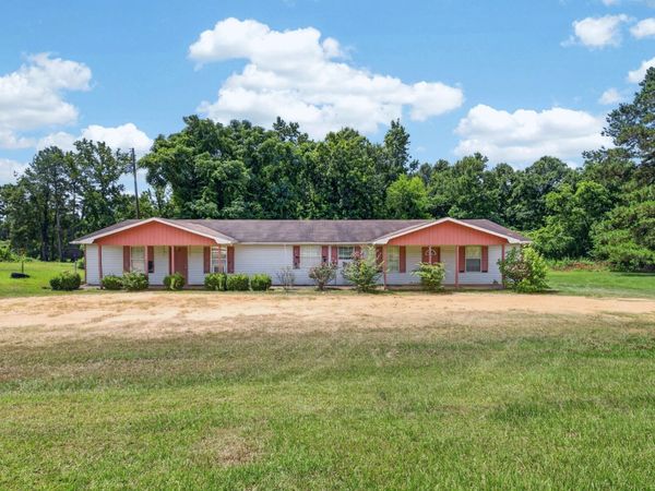 1461/1463 U.S. 84, Collins, MS 39428