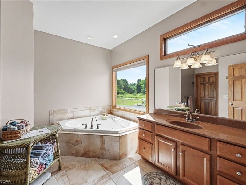 3965 Nelson Mosier Road, Leavittsburg, OH 44430 Photo 24
