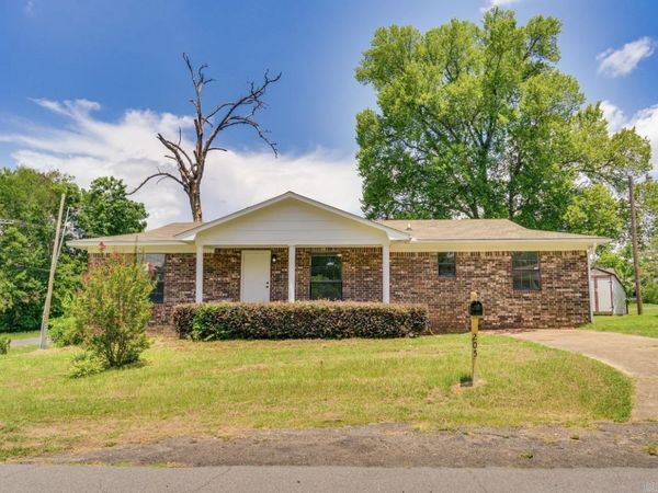 205 Vine St , Malvern, AR 72104