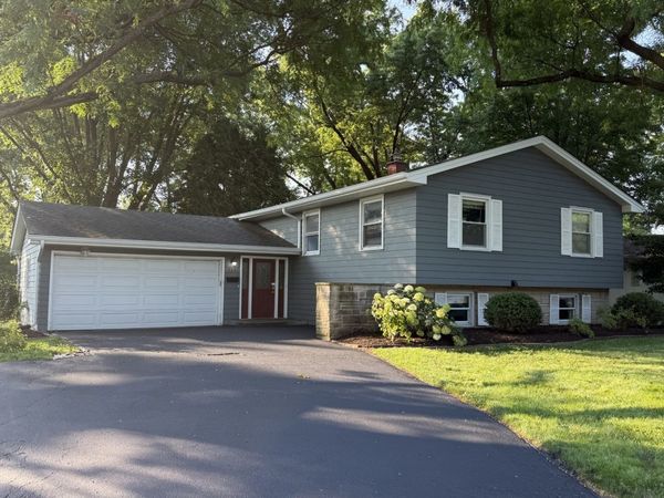 332 W Gartner Road , Naperville, IL 60540